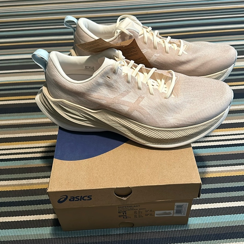 Asics Men's Superblast 1 Cream/Mineral Biege